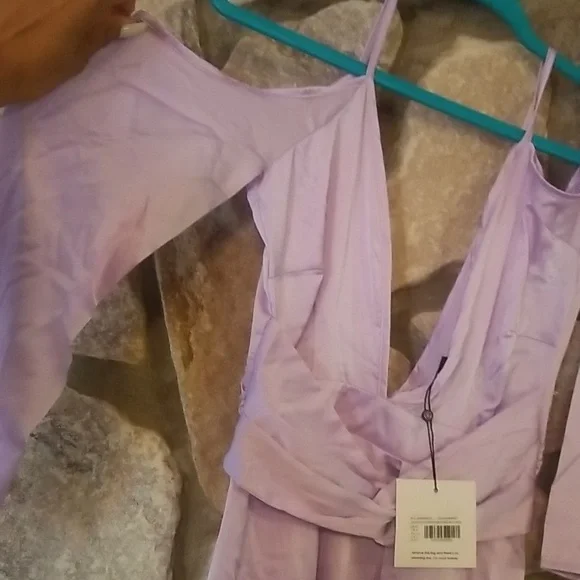 Missguided Lavendar Satin Cold Shoulder maxi dress size US 2 new with tags - Picture 3 of 8